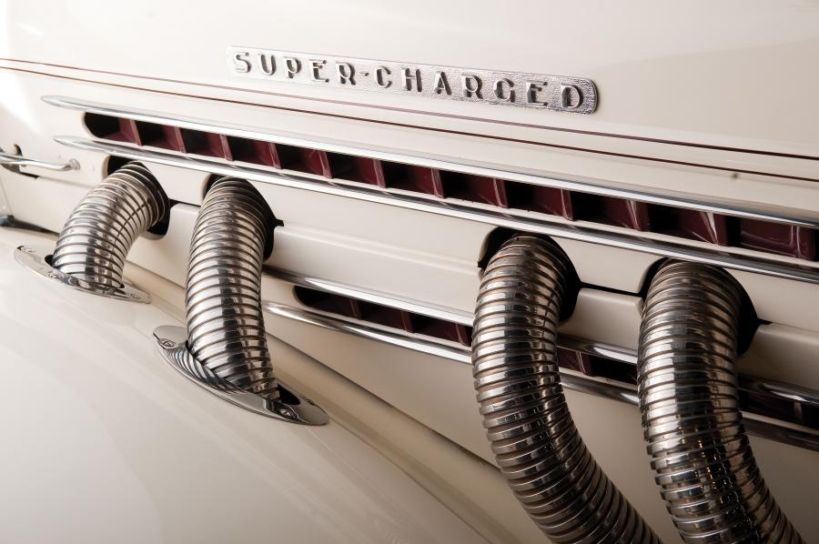 Детали экстерьера Auburn 851 SC Speedster 1935 года  (фото 39 из 93)